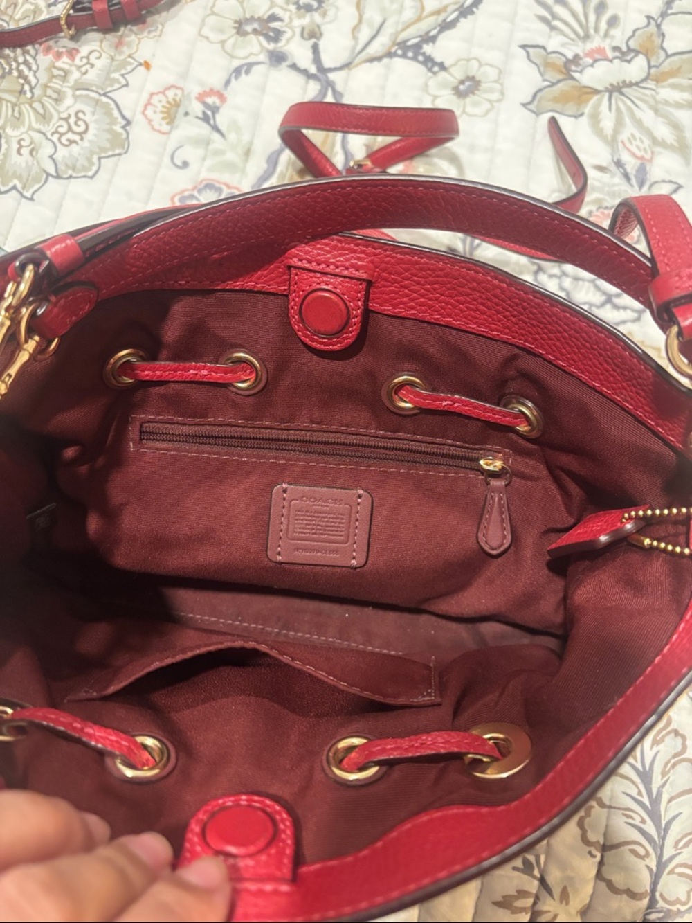 Coach Red Pebbled Leather Shoulder Bag with Gold Chain Accent - Picture 3 of 6